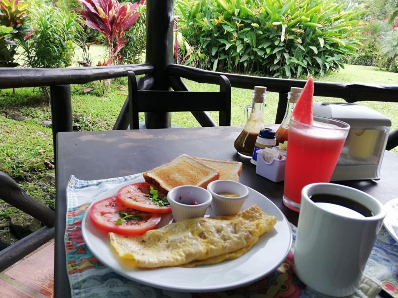 Hotel Tangara Arenal B&B La Fortuna Extérieur photo
